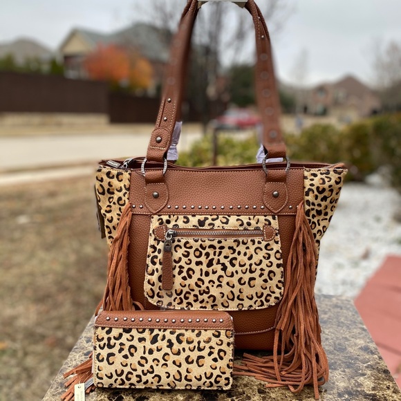 montana west pocketbooks